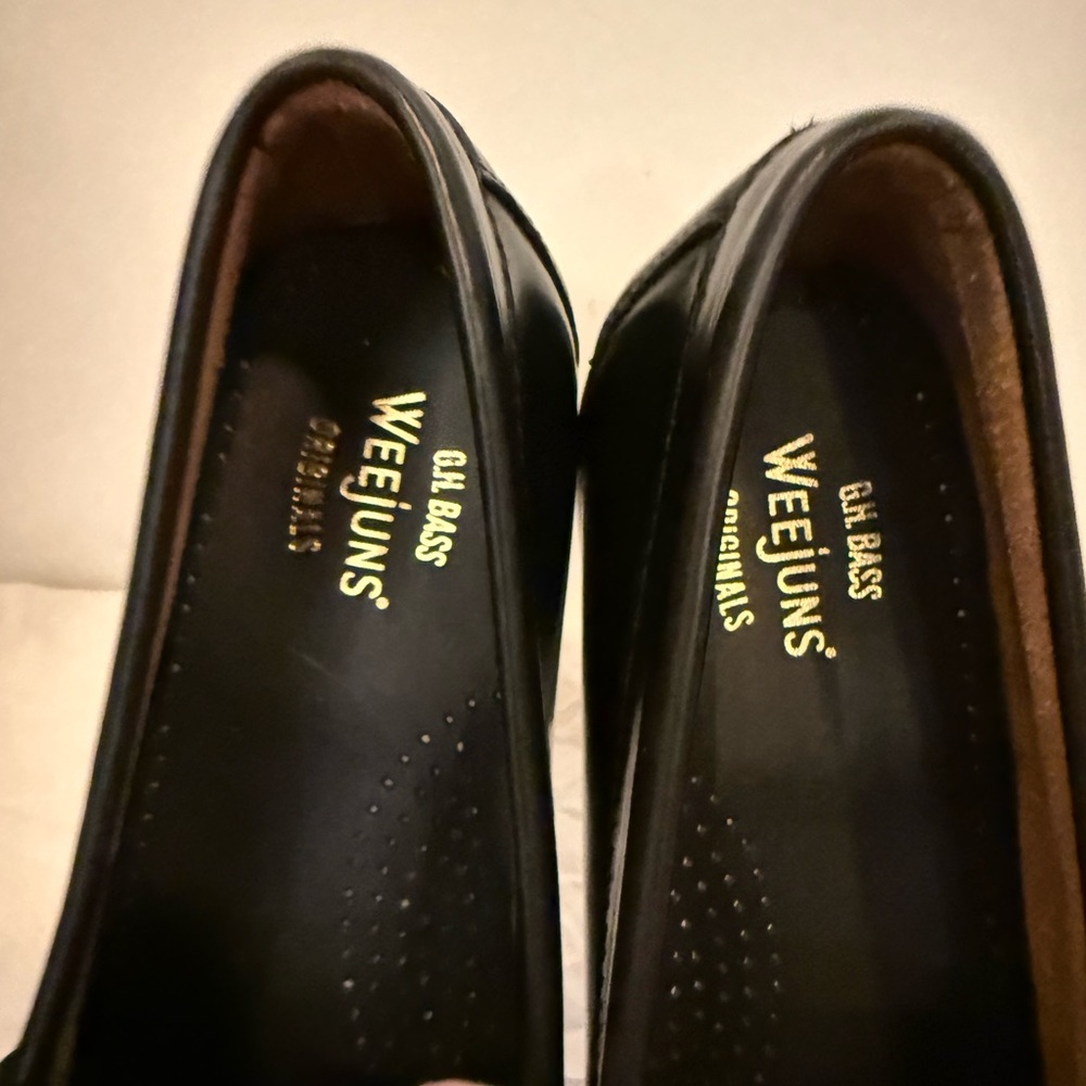 G.H. Bass & Co. Whitney Black Loafers - Picture 5 of 16
